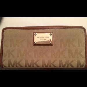 Authentic Michael Kors Wallet FINAL PRICE❗️